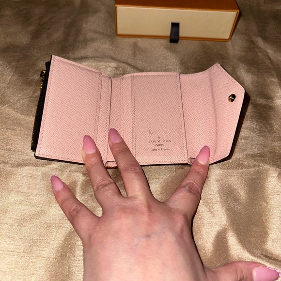 ❌SOLD ❌Louis Vuitton Zoe Wallet - Picture 6 of 13